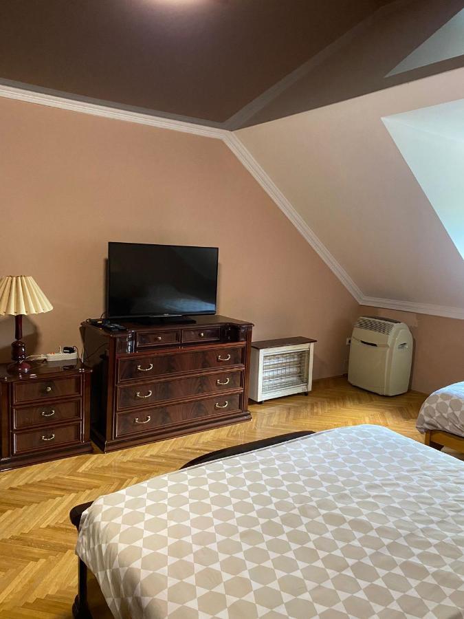 Relax And Pool Apartments Нови Сад Екстериор снимка
